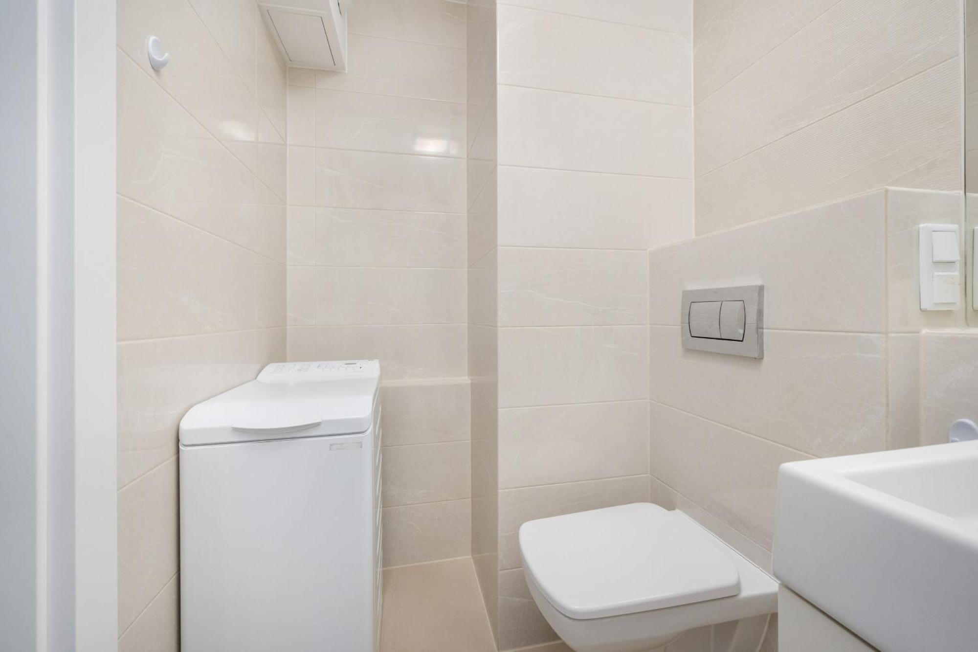 Klasyczny Apartament Z Balkonem We Wroclawiu By Noclegi Renters Exteriör bild