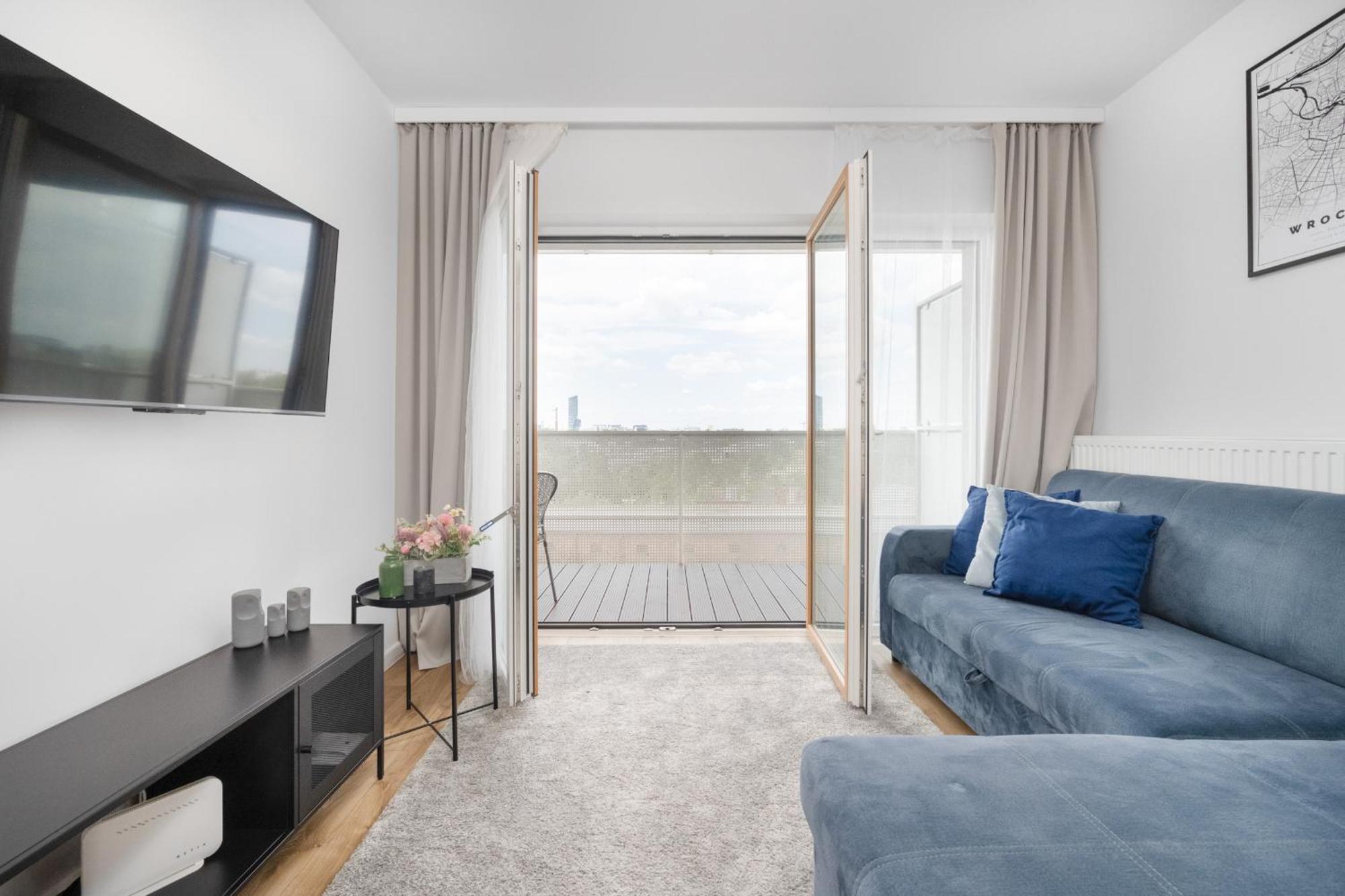 Klasyczny Apartament Z Balkonem We Wroclawiu By Noclegi Renters Exteriör bild