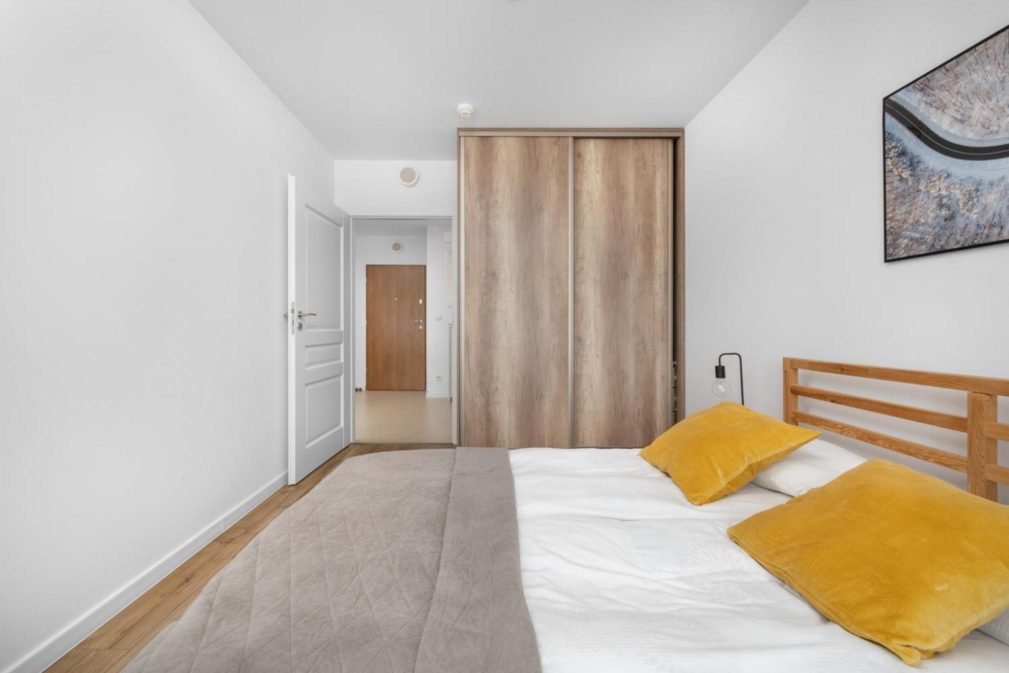 Klasyczny Apartament Z Balkonem We Wroclawiu By Noclegi Renters Exteriör bild