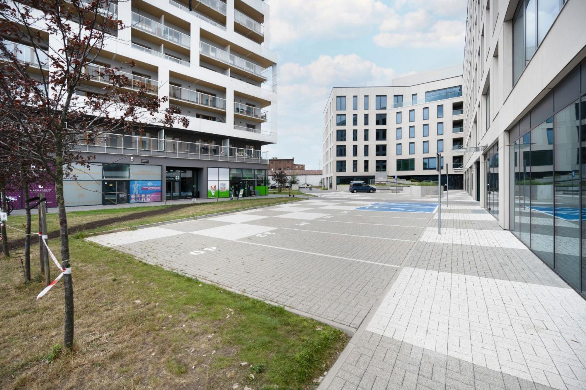 Klasyczny Apartament Z Balkonem We Wroclawiu By Noclegi Renters Exteriör bild